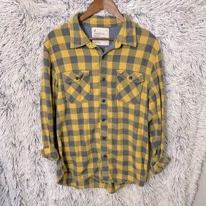 Men’s Vintage American Eagle Plaid Button Up.
